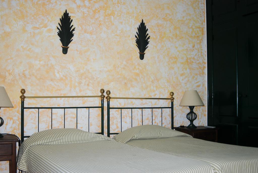 Herdade Da Samarra Hotel Viana do Alentejo Habitación foto