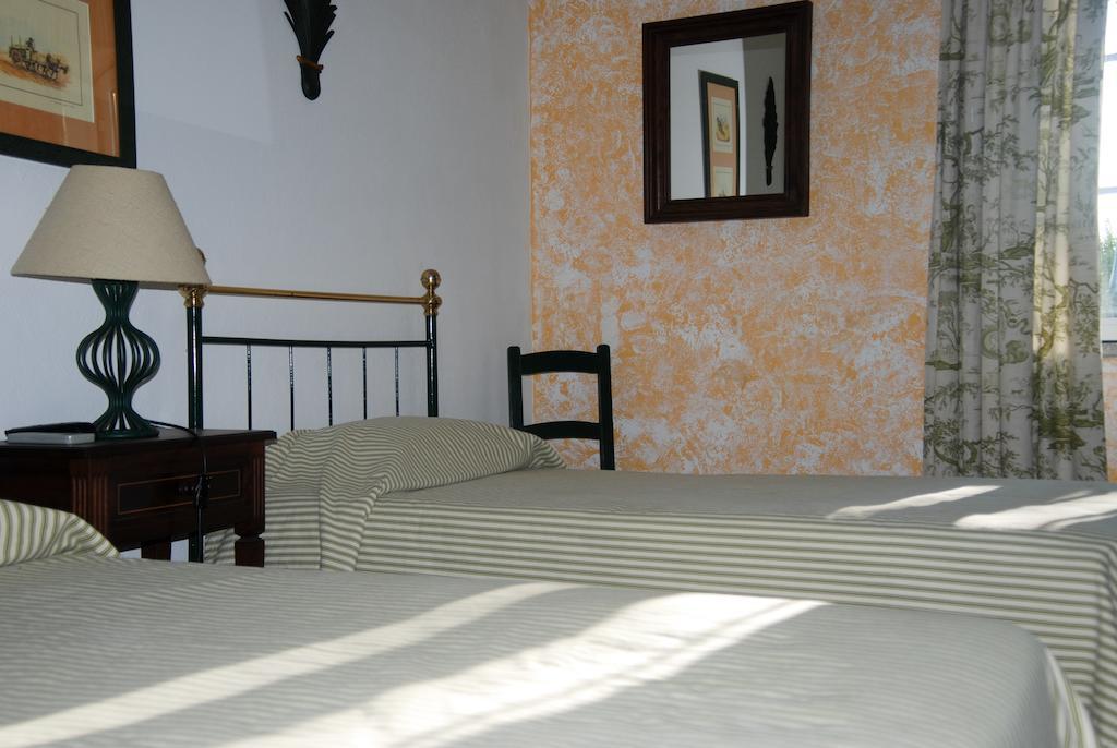 Herdade Da Samarra Hotel Viana do Alentejo Habitación foto